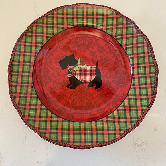 222 FIFTH Christmas Scotty Argyle 11” Round Porcelain Dinner Plate FLAWLESS! - Picture 1 of 4